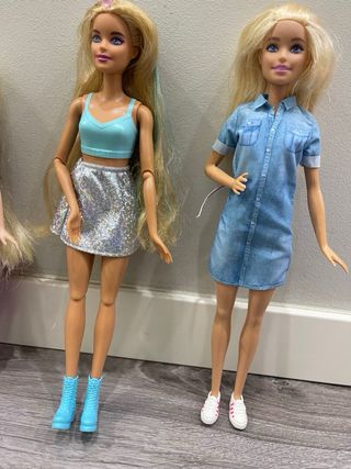 Lote 4 Muñecas (2 Barbie y 2 Princesas Disney