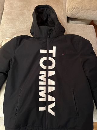 Abrigo Tommy Hilfiger Negro de Niño talla 12