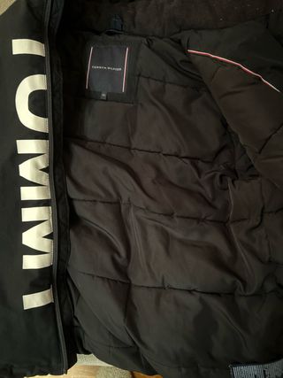 Abrigo Tommy Hilfiger Negro de Niño talla 12