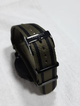 Reloj Tissot Negro y Verde Caqui