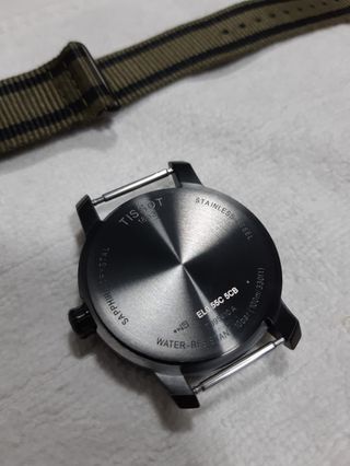 Reloj Tissot Negro y Verde Caqui