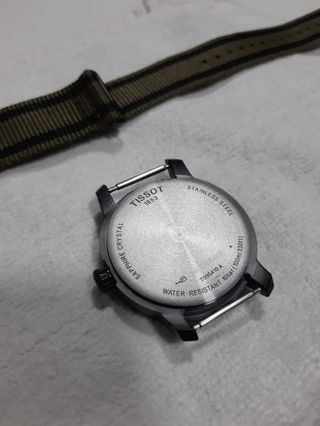 Reloj Tissot Negro y Verde Caqui