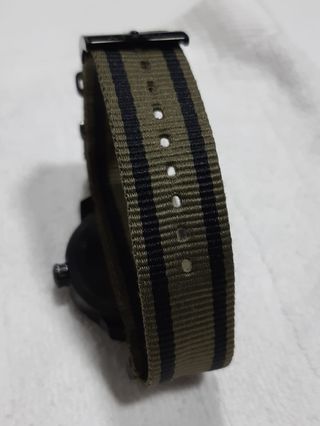 Reloj Tissot Negro y Verde Caqui