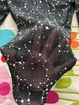 Top de manga larga con estrellas