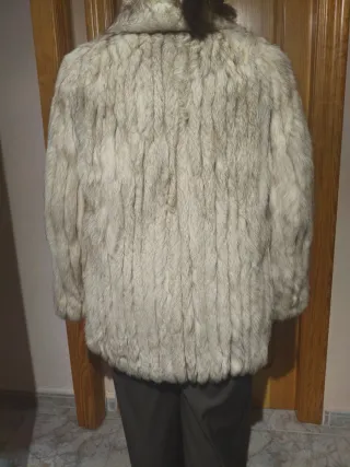 Abrigo de piel zorro plateado