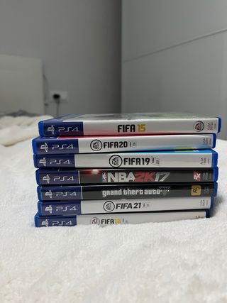 PS4 (PlayStation 4) Negra + 2 Mandos+7 juegos