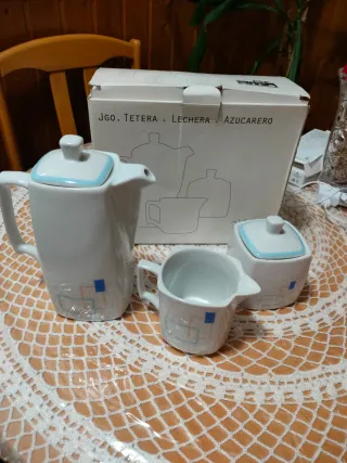 Juego Tetera, Lechera y Azucarero