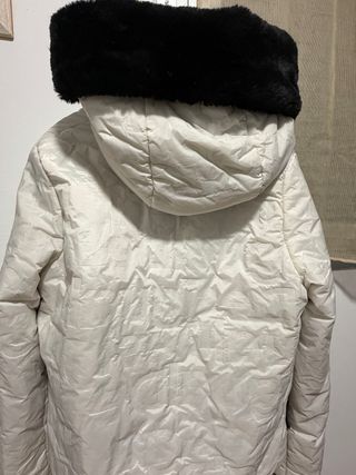 Chaqueta Desigual Blanca  capucha Talla S/M.