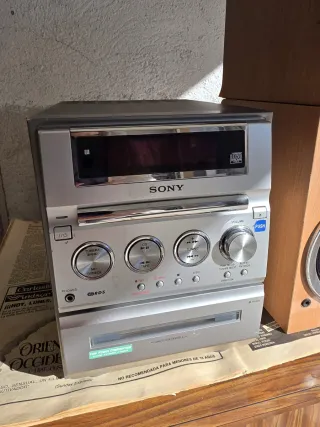 Minicadena Sony Plata y Madera