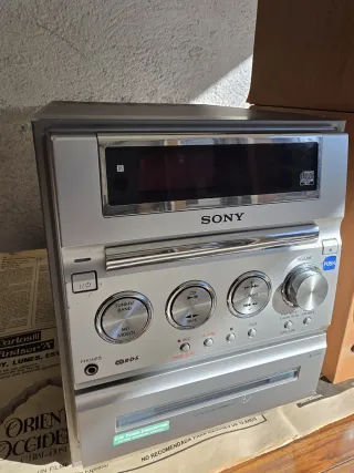 Minicadena Sony Plata y Madera