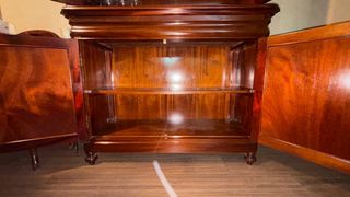 Vitrina de madera y cristal artesana