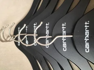 Pack 13 Perchas Madera Carhartt Negras