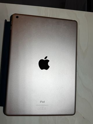 iPad 8ª Gen OroRosa(Como Nuevo con teclado y lapiz