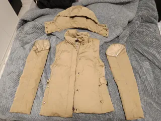 Parka Massimo Dutti.