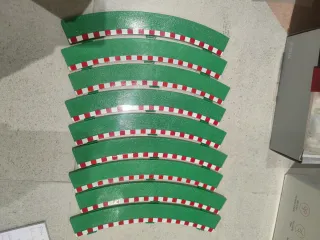 10 pianos Scalextric pista negra