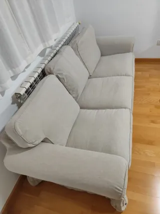 Sofá beige de ikea