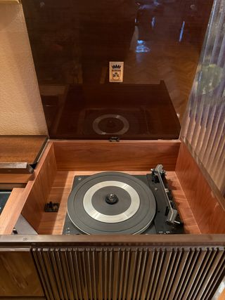 Mueble Estéreo Grundig Rossini 4