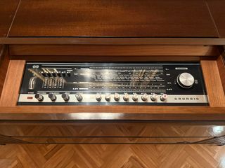 Mueble Estéreo Grundig Rossini 4