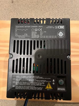 Placa Solar 130W + Regulador + cargador batería.