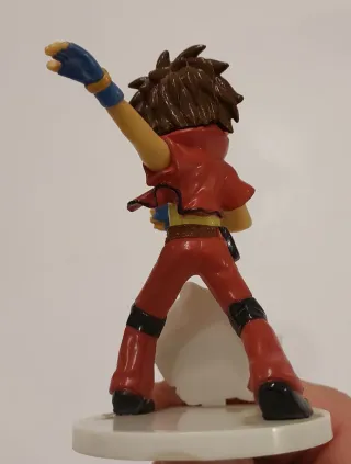 Figura Bakugan con peana
