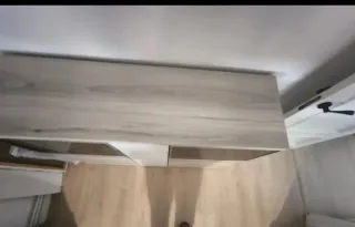 Mueble de comedor madera y cristal