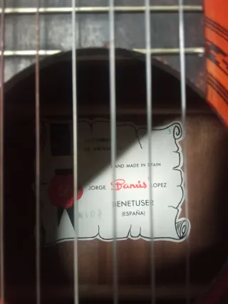 Guitarra Clásica Española Roja Jorge Banús Lopez
