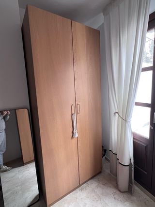 Armario de madera