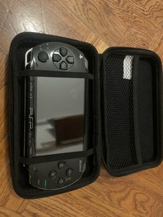 PSP Negra + 2 Juegos (Alpha Max, Ridge Racer 2)