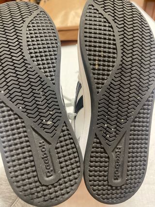 Zapatillas Reebok Blancas y Rojas talla 34