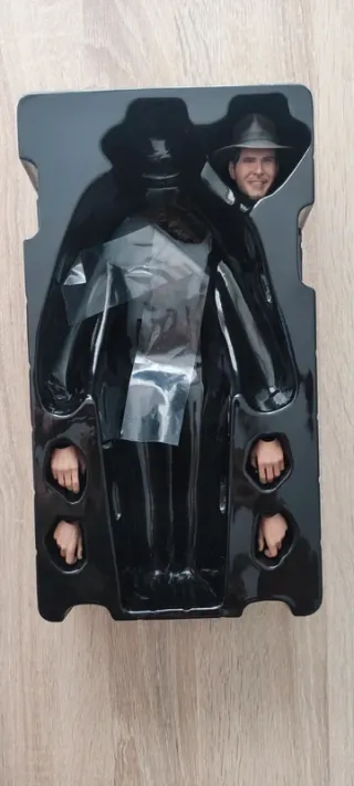 Indiana Jones 1/6 Pack Trilogía + Diorama