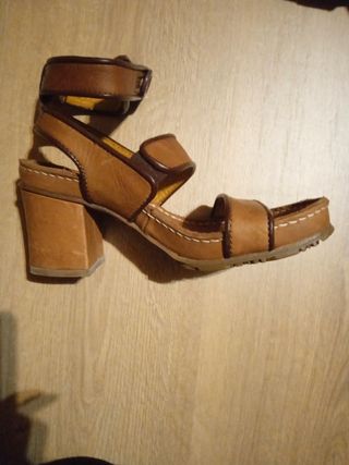 Sandalias con tacón