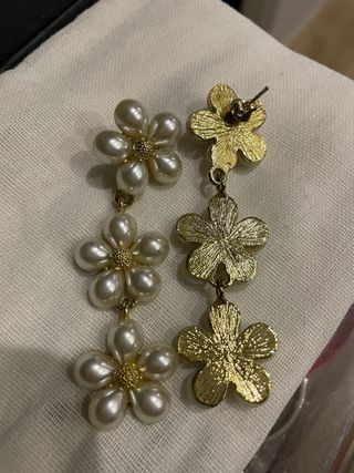 Pendientes flor perla dorados