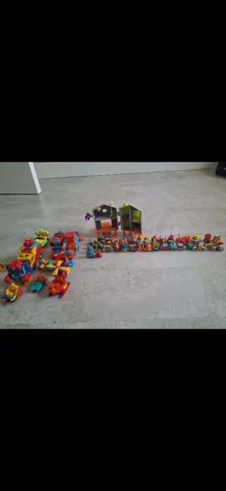 Super Things Colección Personajes y vehículos