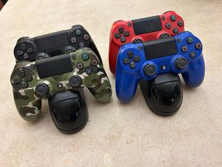 PlayStation 4 Pro + 4 mandos + accesorios