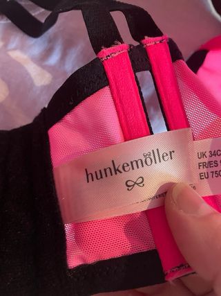 Sujetador rosa y negro con encaje