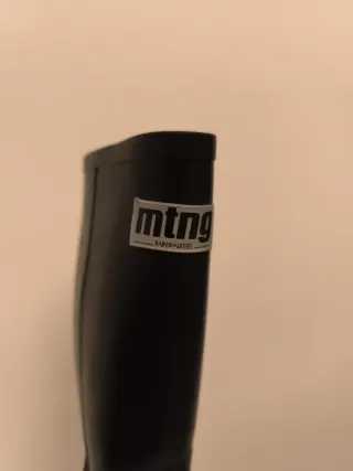 Botas de agua Mustang estilo motero