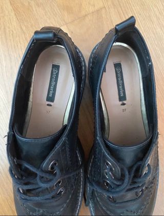 Zapatos Stradivarius negros T.37