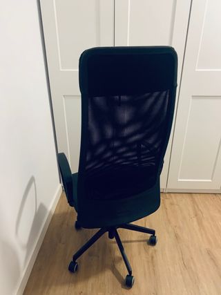 Silla de oficina MARKUS negra