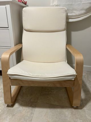 Mecedora de tela y madera beige