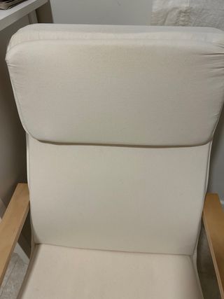 Mecedora de tela y madera beige