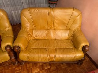 Sofá 2 plazas y butaca piel impecables alta calida