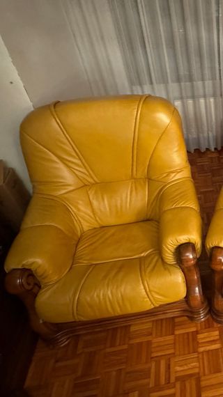 Sofá 2 plazas y butaca piel impecables alta calida