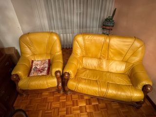 Sofá 2 plazas y butaca piel impecables alta calida