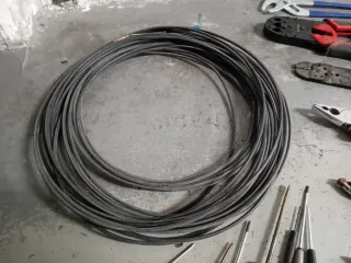 Kit attrezzi: pinza, spelafili, cacciaviti sonda