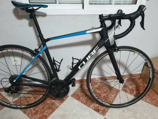 Bicicleta de carretera Cube