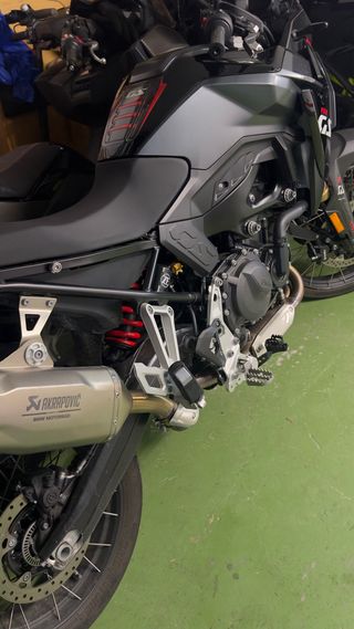 Moto BMW F 900 GS Dark Edition