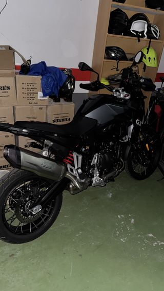 Moto BMW F 900 GS Dark Edition