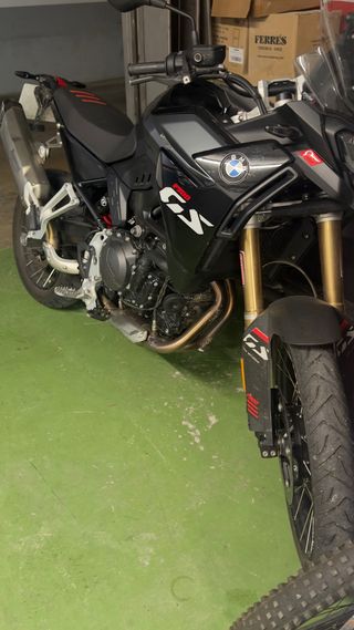 Moto BMW F 900 GS Dark Edition