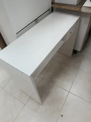 Escritorio madera y metal blanco