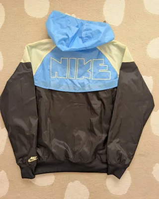 Chaqueta windbreaker estilo vintage Nike